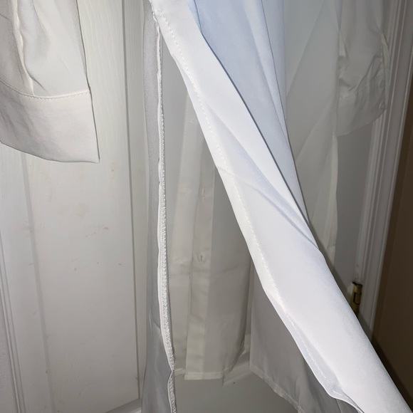 Classic White button 😎 - Picture 8 of 9